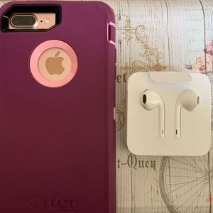 Rose Gold Iphone 7+ . 32 Gb . Otterbox & earbuds .